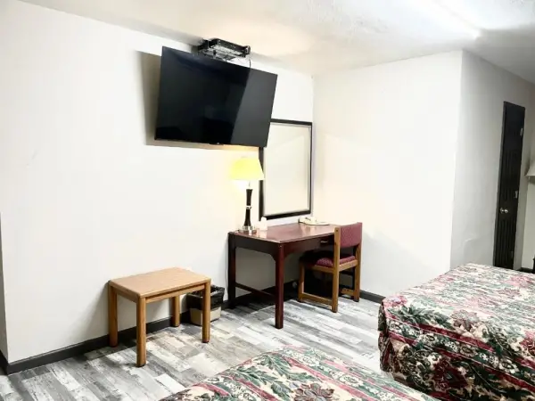 Azure Sky Motel 5